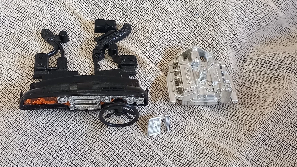 Bburago Rolls Royce Camargue Spare Parts 1:22 - Image 1 of 1