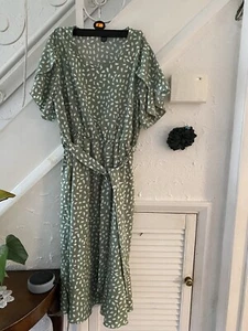 LADIES GREEN/WHITE DRESS SIZE 8/10 Bnwot - Picture 1 of 5