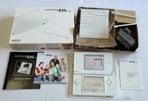 Nintendo DS Lite White Boxed PAL CIB Complete Handheld Console NDSL NDS Retro - Picture 1 of 17