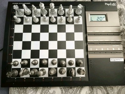 Mephisto Kasparov Chess Challenger von Saitek inkl. originalle Figuren/Anleitung - Bild 1 von 4