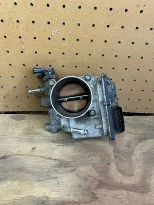 2006-10 SUBARU FORESTER IMPREZA LEGACY OUTBACK THROTTLE BODY 2.5L OEM 16112AA300 - Image 1 of 4