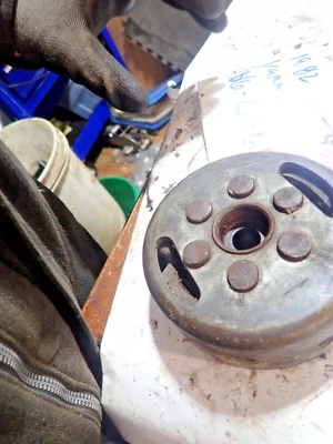 Yamaha 1982 Yamaha IT 465 Magneto/Flywheel/Rotor - Imagem 1 de 4