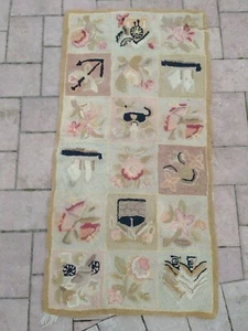 Antique American Hook Rug, Beautiful, Full Colors, Good Condition.  23½in.x48in. - Picture 1 of 11