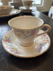 Tuscan Roses And Trellis Teacup And Saucer - Picture 1 of 7