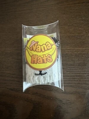 Sombreros Nana, panda, mantienen los plátanos frescos por más tiempo, como se ve en el tanque de tiburones Foto 1 de 4