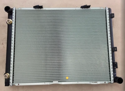 Radiador motor Mercedes-Benz - 201-500-55-03 - para MBZ W201 190E 2,3 L 1989-1993 Foto 1 de 4