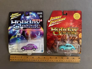 PAR DE COCHES DIECAST JOHNNY LIGHTNING 2004 2006 HOLIDAY CLASSIC BEETLE BUGS NUEVOS EN CAJA - Imagen 1 de 6