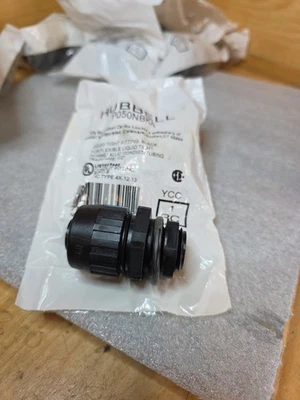 Dispositivo de cableado Hubbell - Conector de montaje de conducto Kellems P050nbka, 1/2 pulgada, Foto 1 de 4