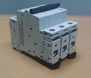 General Electric EP103UL circuit breaker - Picture 1 of 4