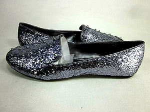 Material Girl Damen-Flats Spike silber MSPIKESIL US-Größe 9 M - Bild 1 von 8