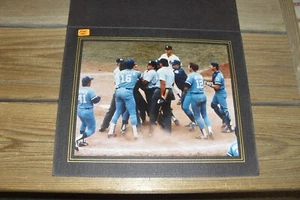 George Brett 1983 Pine Tar Game - 8x10 Color Photo Reprint & Presentation Folder - Picture 1 of 3