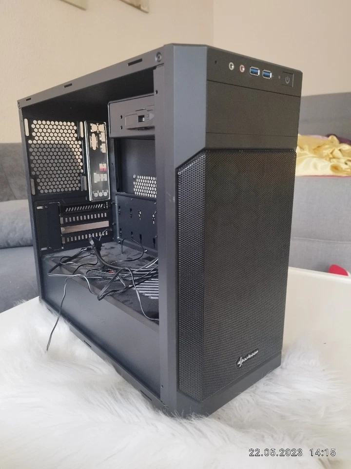 Sharkoon Gehäuse V1000 - Bild 1 von 3