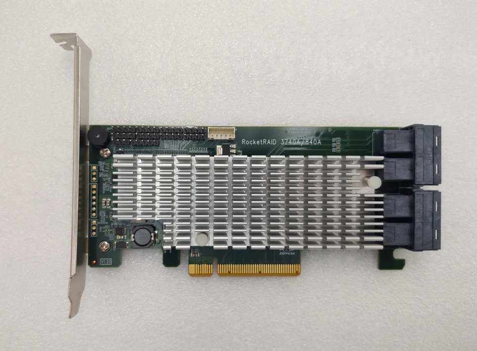 Highpoint Technologies RR840A ROCKETTRAID 3740A/840A 16 PUERTOS PCI-E 3,0X8 Foto 1 de 4