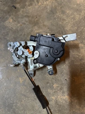 Привод замка задней левой двери с электроприводом раздвижной двери для Honda Odyssey 2005-2010 - Изображение 1 из 4