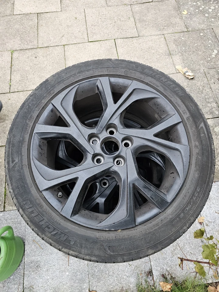 Toyota C-HR Sommerreifen mit Alufelgen – Michelin Primacy 3 [Abholung bevorzugt] - Bild 1 von 4