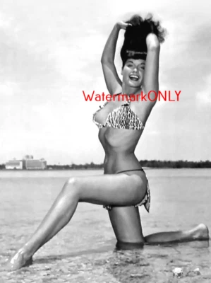 ¡Preciosa FOTO "Pin-Up" de símbolo sexual de los años 50 "Bettie Page"! #(86) Foto 1 de 2