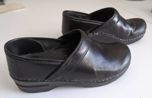 Dansko Vintage Clogs Black Leather Women's 8.5 / 39 EU Slip-On Comfort Shoes - Picture 1 of 13