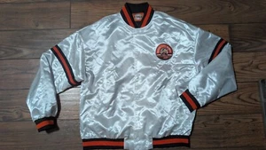 Chaqueta de miembro de boleto de temporada Cleveland Browns grande blanca plateada satinada 1946 - Imagen 1 de 12
