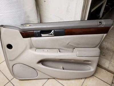 Cadillac Sevilla 1999 2000 2001 2002 2003 2004 panel puerta delantera derecha  Foto 1 de 2
