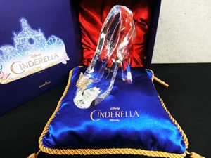Disney Cenerentola Ciabatta Vetro Blu Cuscino Box Set Telegram Limited Giappone Nuovo - Foto 1 di 8