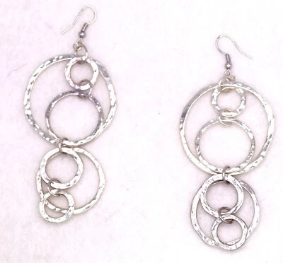 Pendientes colgantes Karine Sultan martillados redondos enchapados en plata 3" NUEVO sin etiqueta Foto 1 de 4