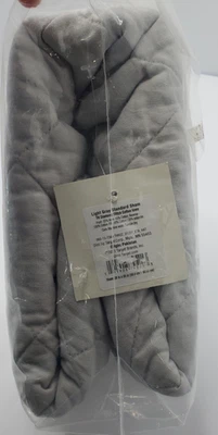 Almohada de lino de algodón con puntada de diamante Threshold estándar acolchada gris claro Foto 1 de 4