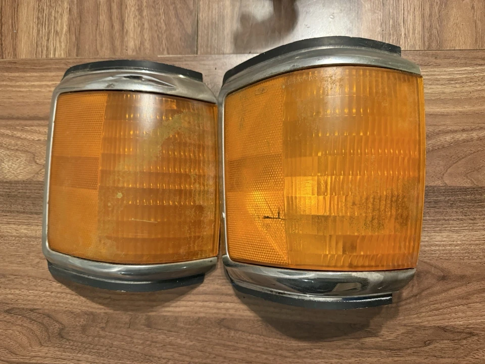 87-91 福特 F150 F250 野马转角前灯左右 Oem — 第 1/2 张图片