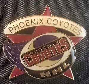PHOENIX COYOTES SHOOTING PUCK Lapel Pin - Picture 1 of 1