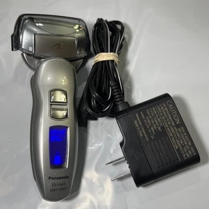 Cargador de afeitadora y recortadora inalámbrico recargable Panasonic ES-LA63 para hombre en húmedo/seco - Imagen 1 de 16