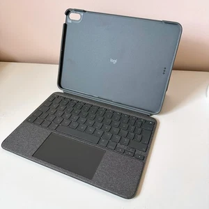 Logitech Combo Touch Keyboard Case for Apple iPad Air 4th & 5th Gen - UNUSED! - Afbeelding 1 van 8