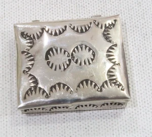 Navajo artist Jeffrey Chee J.Chee sterling small stamped rectangle pill box 925 - Picture 1 of 5