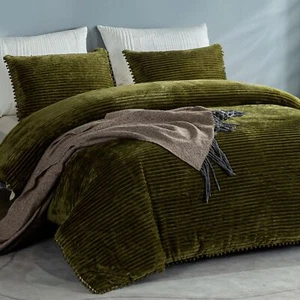 ZUBISU Olive Green Comforter Set Queen, 3pcs Reversible Boho Ball Pom Fringe - Picture 1 of 5