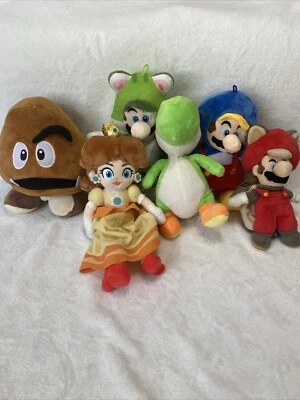 超级马里奥兄弟毛绒 Goomba、Luigi Frog、Mario Penguin &Squirrel、Daisy、Yoshi-6 — 第 1/4 张图片
