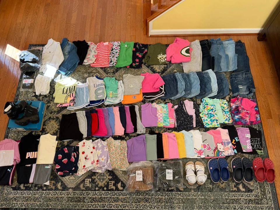 ENORME LOTE! Champion Old Azul Marino Lugar Infantil Puma Camisas Pantalones Cortos Pequeños 6/6X Foto 1 de 1