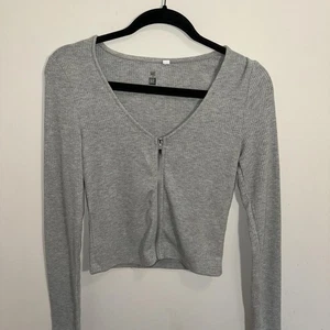 Passing Me To We Grey Zip Up Top Size S - Picture 1 of 3