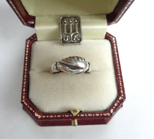 Retired James Avery  Fede Shaking Holding Hands Sterling Silver Ring sz 7.5