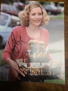 Leslie Mann "Stealing Harvard" AUTOGRAPH Signed 8x10 Photo ACOA - Picture 1 of 2