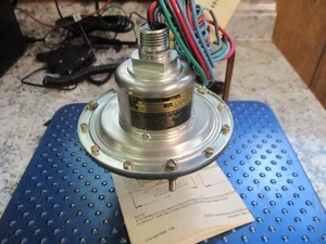NEW CUSTOM CONTROL SENSORS EXPLOSION PROFF PRESSURE SWITCH 675DE1 - Picture 1 of 7