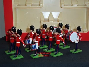 BRITAINS 7206 SCOTS GUARDS DRUM + BUGLE TEAM METAL TOY SOLDIER FIGURE SET - Imagen 1 de 1