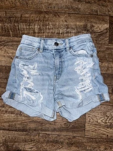 Women's AMERICAN EAGLE Stretch, Curvy Mom Shorts; Denim Distressed; Size 000 - Picture 1 of 3