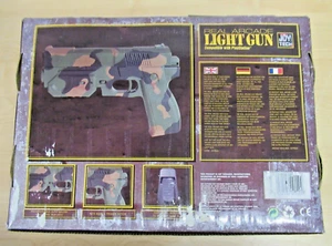 Mando Real Arcade PlayStation LIGHTGUN camuflaje PS1 sin usar embalaje original - Imagen 1 de 7