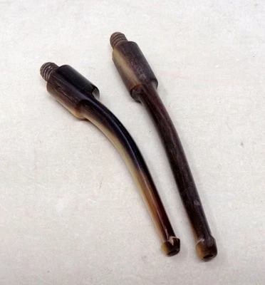 Lot de 2 tuyaux de pipe anciens en corne bovine courbé - Jamais utilisés - Photo 1/3