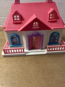 Midwood Toys Carry Along Mini Puppenhaus Spielset Polly Spielhaus 6,5 Zoll - Bild 1 von 6