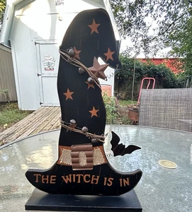 Halloween LA STREGA È NEL CAPPELLO Insegna in legno in piedi Decorazione - Foto 1 di 12