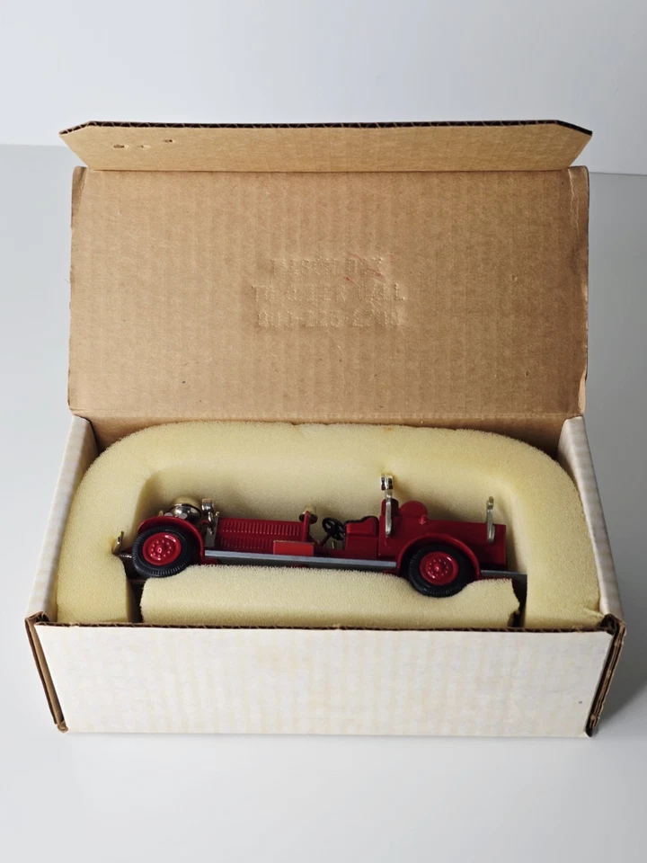 Ashton Models - Ahrens Fox - пожарная машина New Orleans No7 - 1:43 длина 6,5 дюйма литая - Изображение 1 из 4