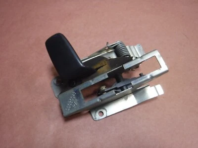 Manija de puerta interior delantera negra para pasajero Jeep Grand Cherokee ZJ 93-98 55030042 Foto 1 de 4