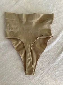 Skims Seamless Sculpt Mid Waist Thong  L/XL - Picture 1 of 4