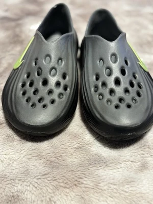 Size 1Y- Nike REACTX REJUVEN8  Black  - Image 1 of 4