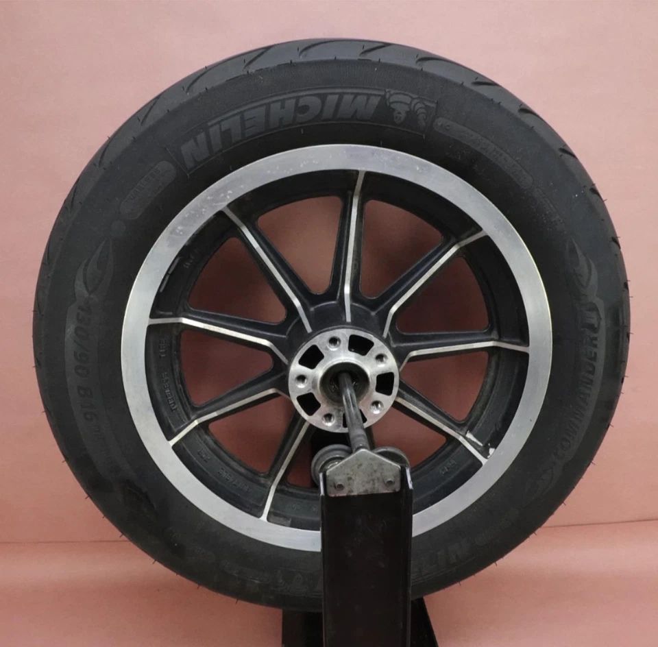 Harley Sportster 1200 XLH1200 1991 llanta trasera Michelin 130/90 B16 Foto 1 de 4