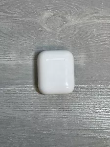 Apple Airpods Charging Case 2nd Generation - Original Airpods Charging Case Good - Picture 1 of 3